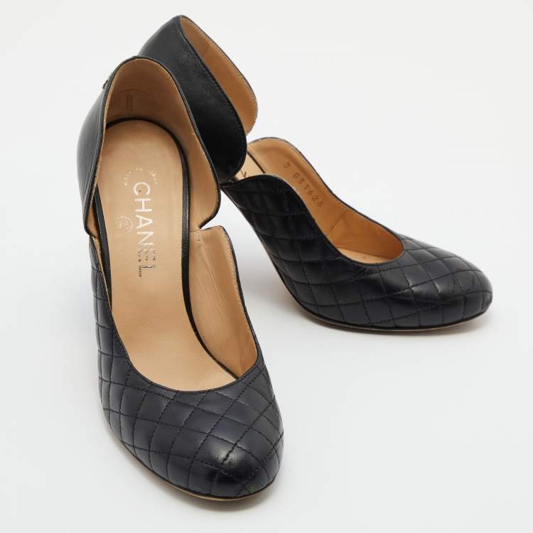 Pre Owned Chanel Black Quilted Leather Round Toe Block Heel Pumps Size 39.5