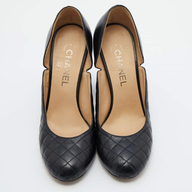 Pre Owned Chanel Black Quilted Leather Round Toe Block Heel Pumps Size 39.5