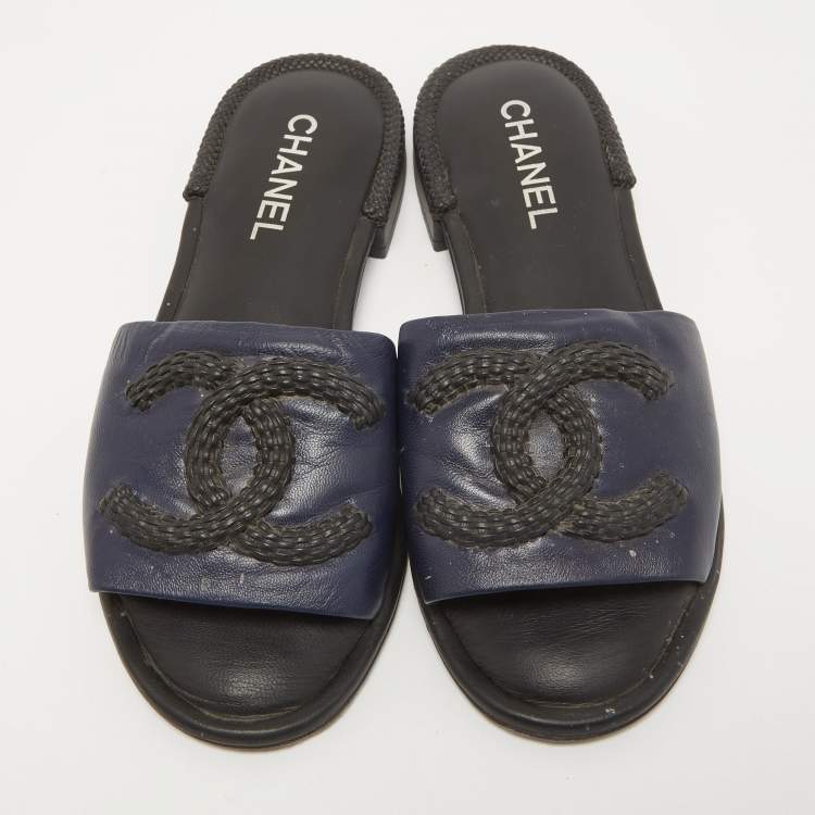 Pre Owned Chanel Navy Blue Leather Woven CC Flat Slides Size 38.5