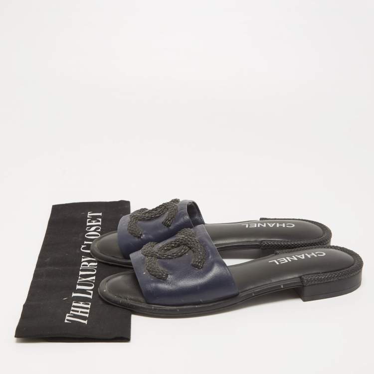 Pre Owned Chanel Navy Blue Leather Woven CC Flat Slides Size 38.5