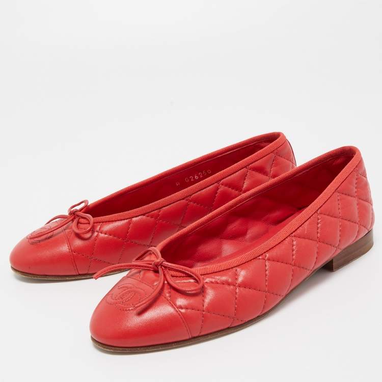 Chanel Red Quilted Leather CC Bow Ballet Flats Size 35.5 Chanel