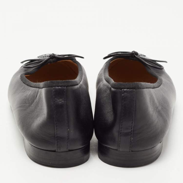 Pre Owned Chanel Black Leather and Patent Cap Toe CC Bow Ballet Flats Size 37