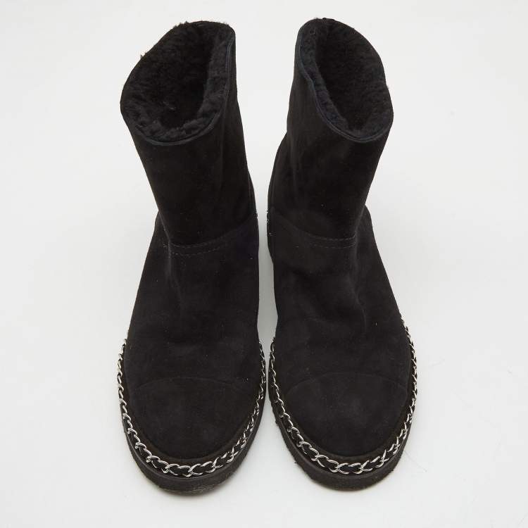 Pre Owned Chanel  Black Suede Chain Detail Ankle Boots Size 39