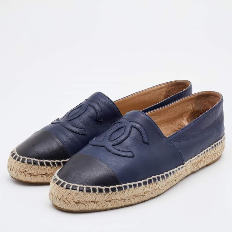 Pre Owned Chanel Blue/Black Leather CC Cap Toe Espadrilles Flats Size 40