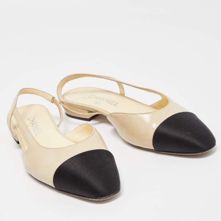 Pre Owned Chanel Cream/Black Satin and Patent CC Slingback Flats Size 38.5