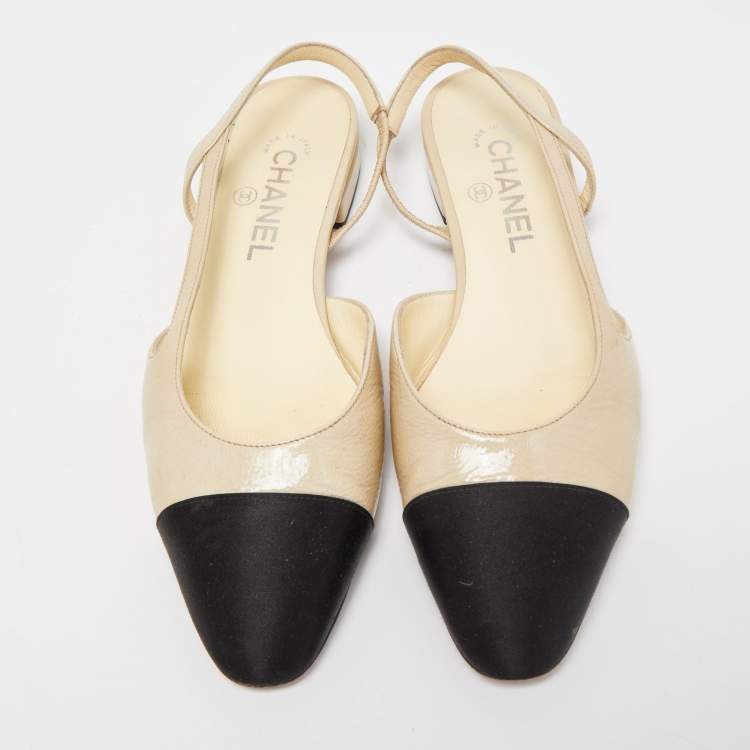 Pre Owned Chanel Cream/Black Satin and Patent CC Slingback Flats Size 38.5