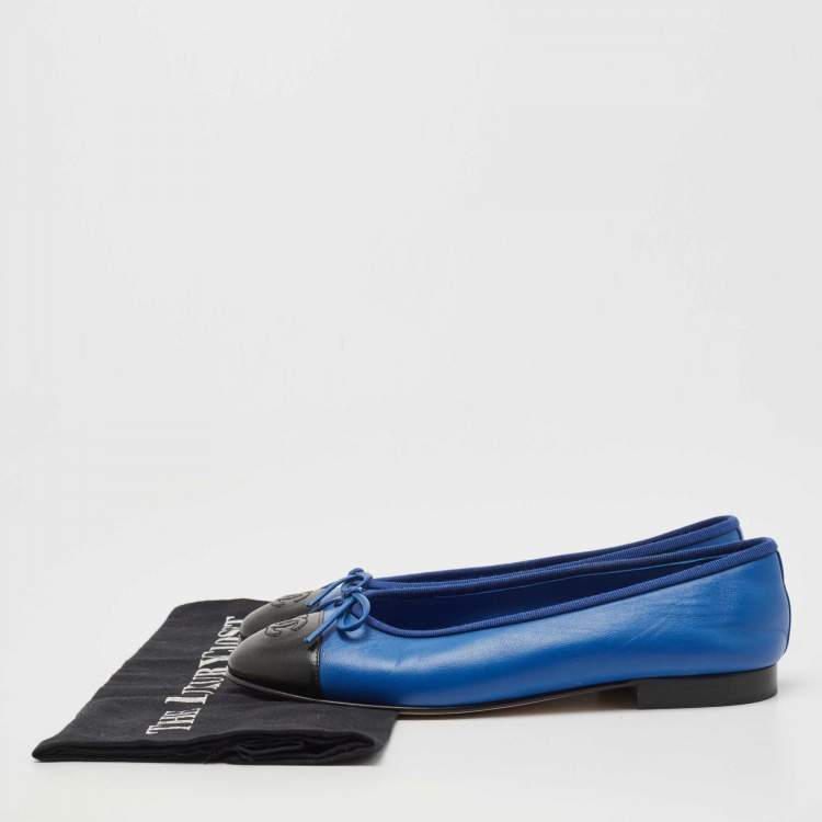 Pre Owned Chanel Blue/Black Leather CC Cap Toe Bow Ballet Flats Size 38