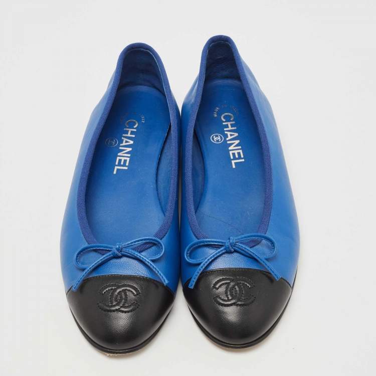 Pre Owned Chanel Blue/Black Leather CC Cap Toe Bow Ballet Flats Size 38