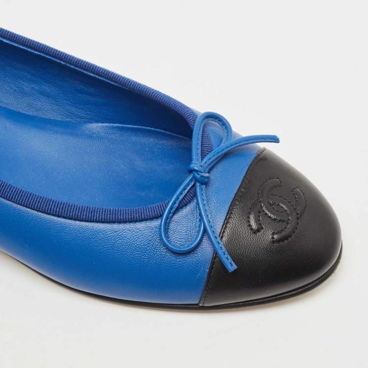 Pre Owned Chanel Blue/Black Leather CC Cap Toe Bow Ballet Flats Size 38