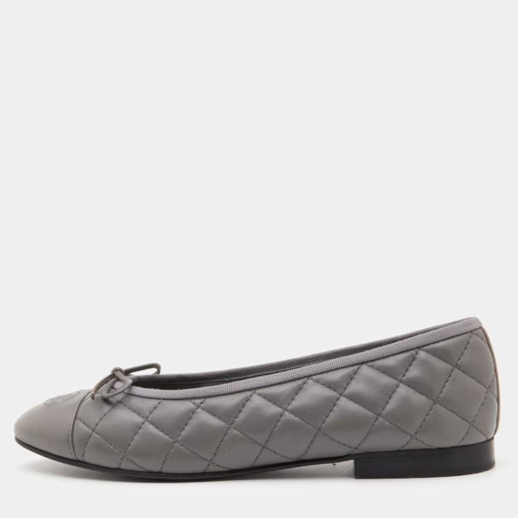 Chanel Grey Leather CC Cap Toe Bow Ballet Flats Size 38.5 Chanel | The  Luxury Closet
