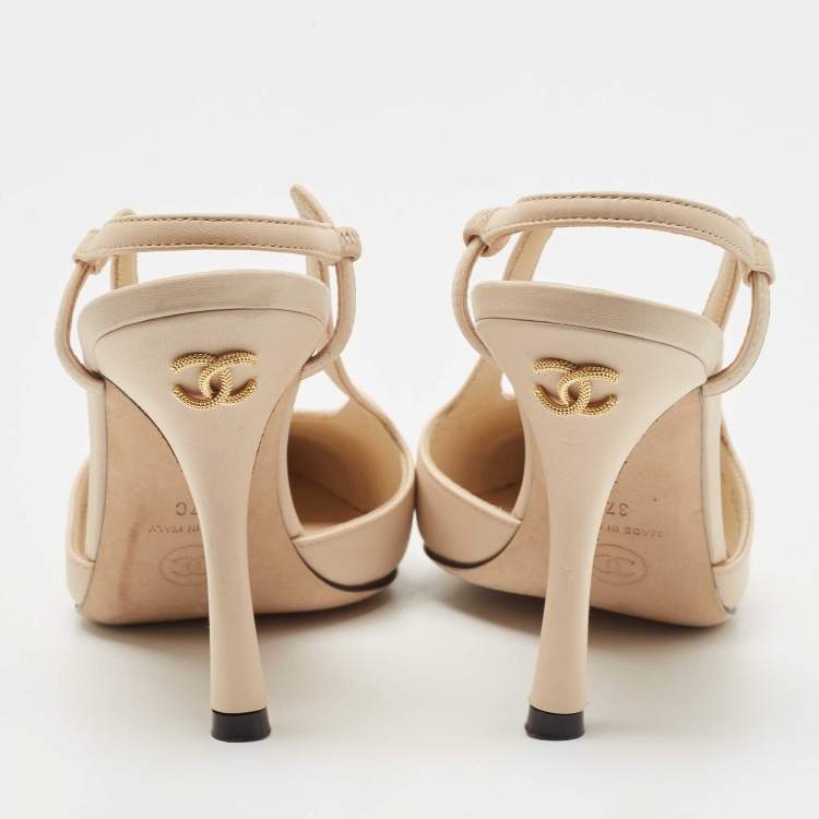 Pre Owned Chanel Cream/Black Leather And Satin Cap-Toe Slingback Pumps Size 37