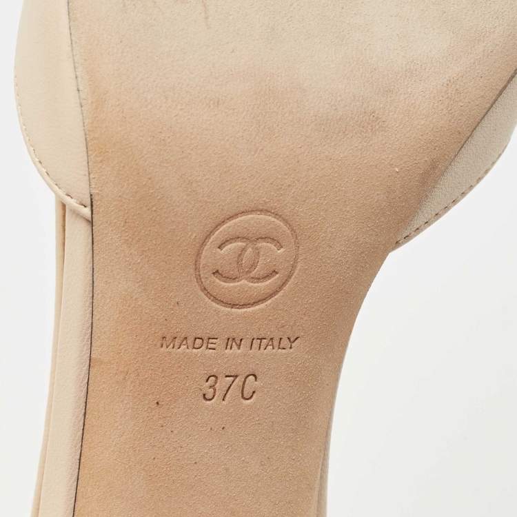 Pre Owned Chanel Cream/Black Leather And Satin Cap-Toe Slingback Pumps Size 37