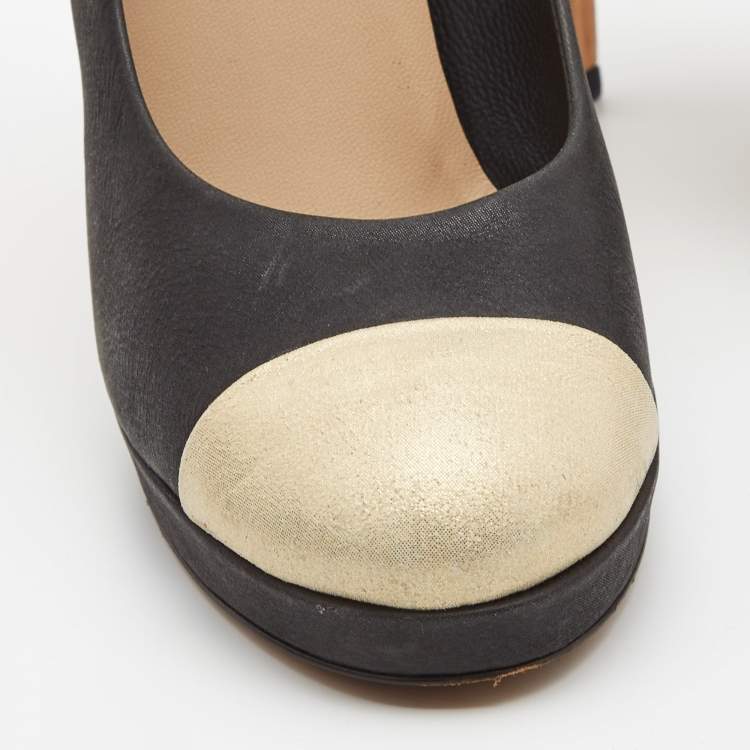Pre Owned Chanel Black/Cream Leather Cap Toe Pumps Size 39.5