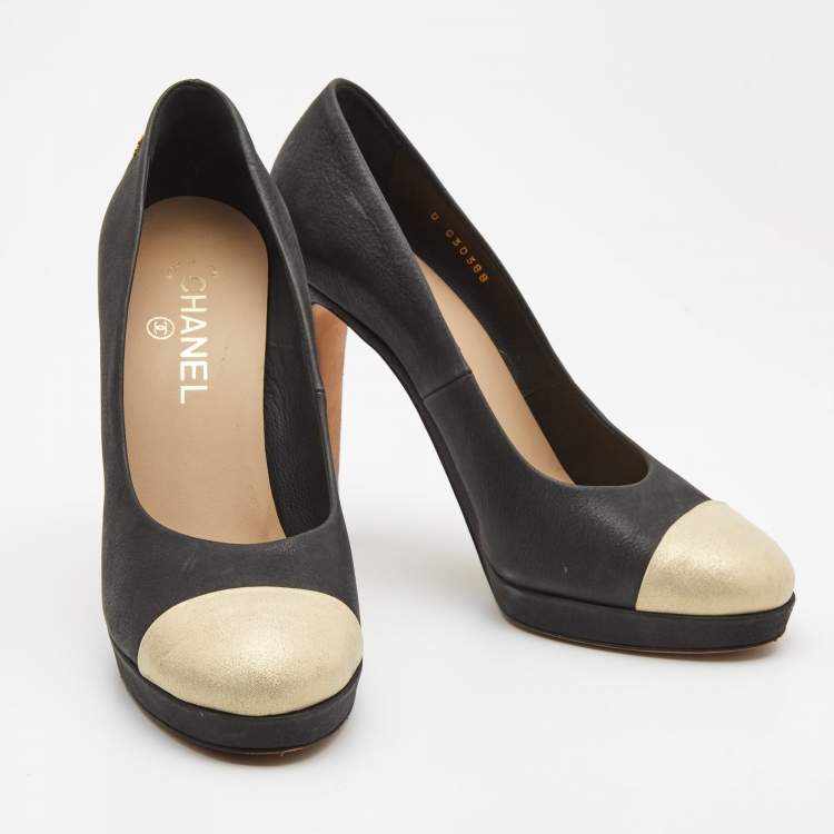 Pre Owned Chanel Black/Cream Leather Cap Toe Pumps Size 39.5