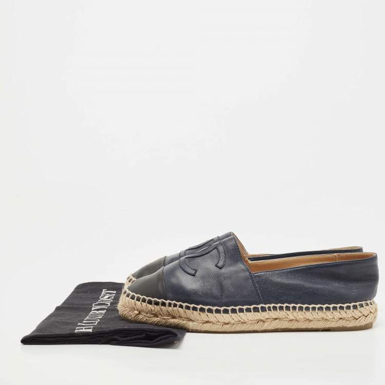 Pre Owned Chanel Two Tone Leather CC Cap Toe Espadrille Flats Size 37 