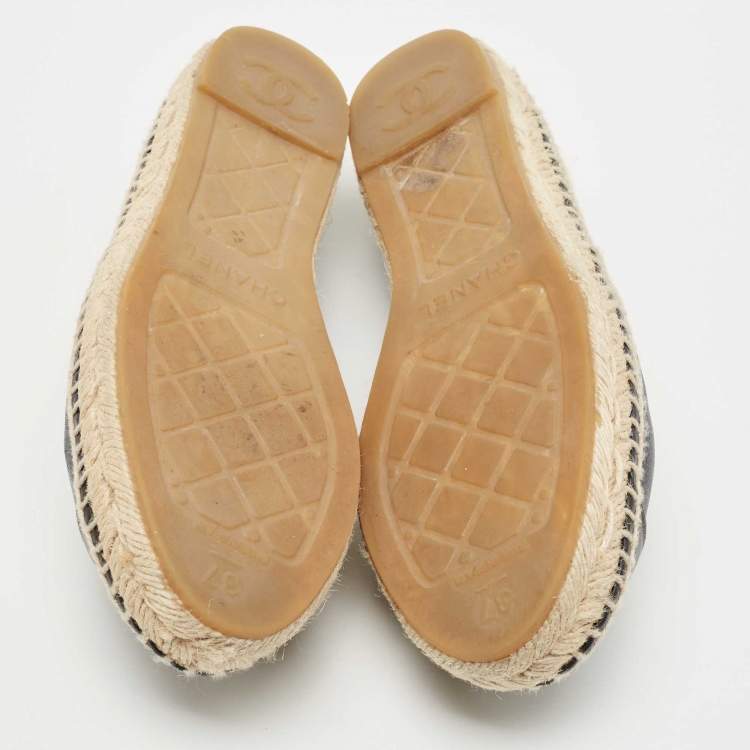 Pre Owned Chanel Two Tone Leather CC Cap Toe Espadrille Flats Size 37 