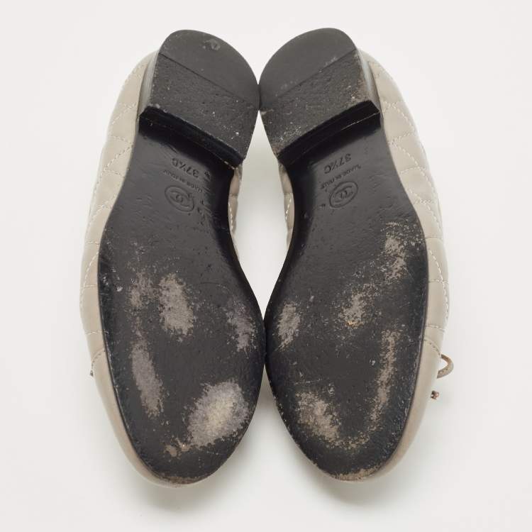 Pre Owned Chanel Grey Leather CC Cap Toe Ballet Flats Size 37.5