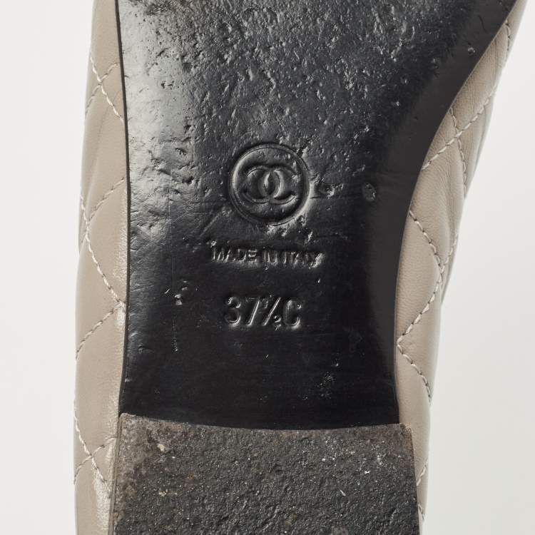 Pre Owned Chanel Grey Leather CC Cap Toe Ballet Flats Size 37.5