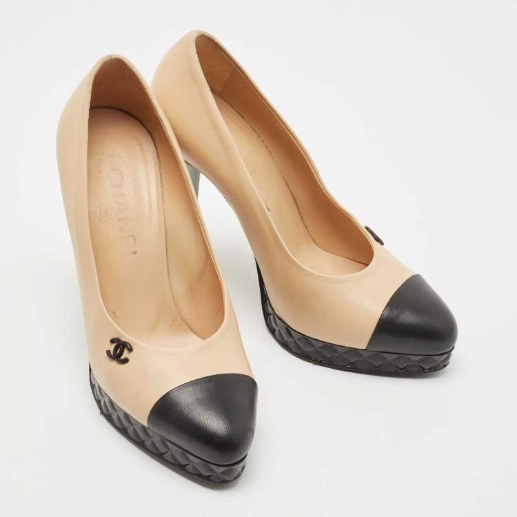 Pre Owned Chanel Beige/Black Leather CC Quilted Platform Pumps Size 36.5