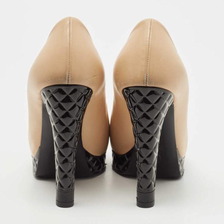 Pre Owned Chanel Beige/Black Leather CC Quilted Platform Pumps Size 36.5