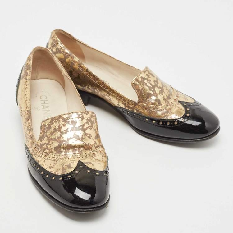 Pre Owned Chanel Black/Gold Brogue Patent and Printed Leather Slip On Loafers Size 37.5