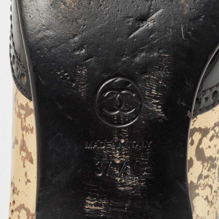 Pre Owned Chanel Black/Gold Brogue Patent and Printed Leather Slip On Loafers Size 37.5