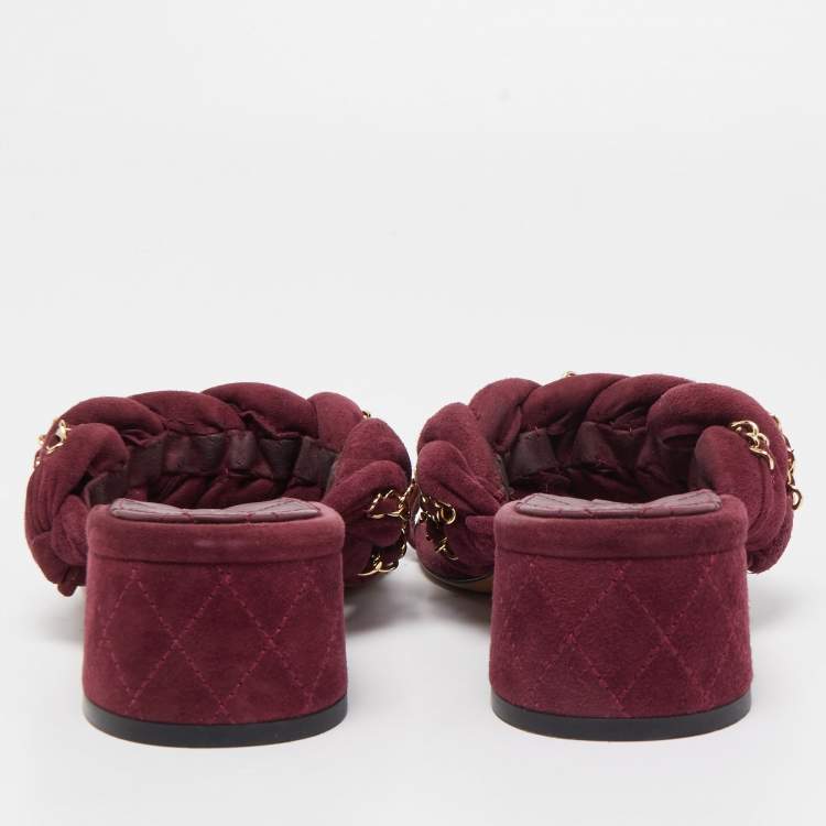 مملوكة مسبقًا Chanel Burgundy Suede Chain Slide Sandals Size 40.5