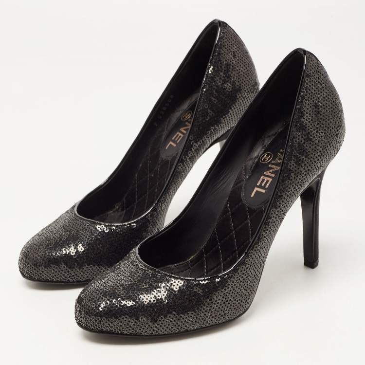Pre Owned Chanel Black Sequins CC Pumps Size 37.5