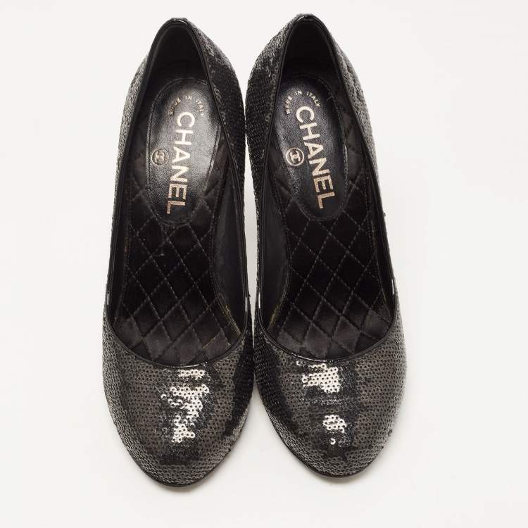 Pre Owned Chanel Black Sequins CC Pumps Size 37.5