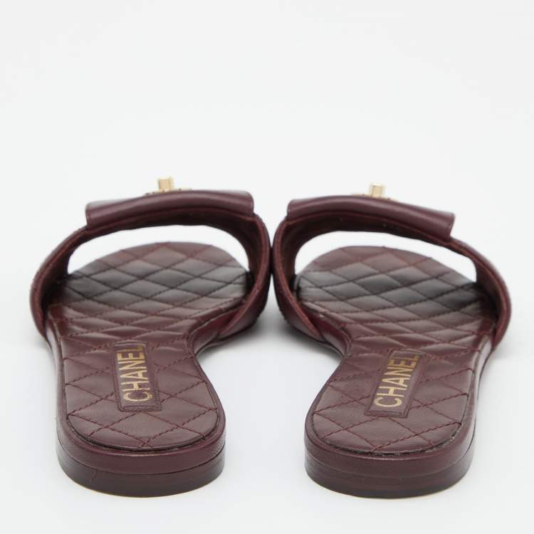 Pre Owned Chanel Burgundy Quilted Leather CC Logo Flat Sandals Size 38