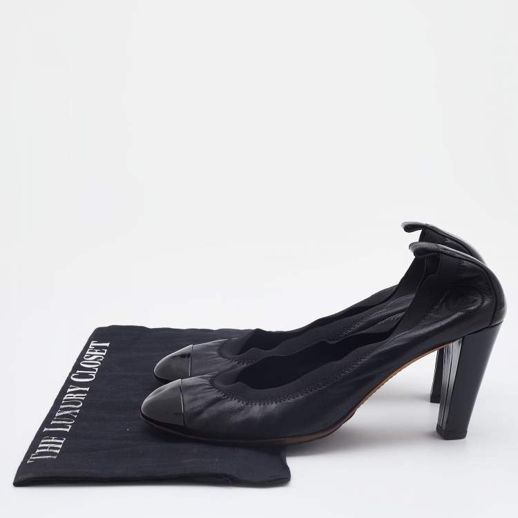 Pre Owned Chanel Black Leather and Patent Leather CC Cap Toe Scrunch Pumps Size 40