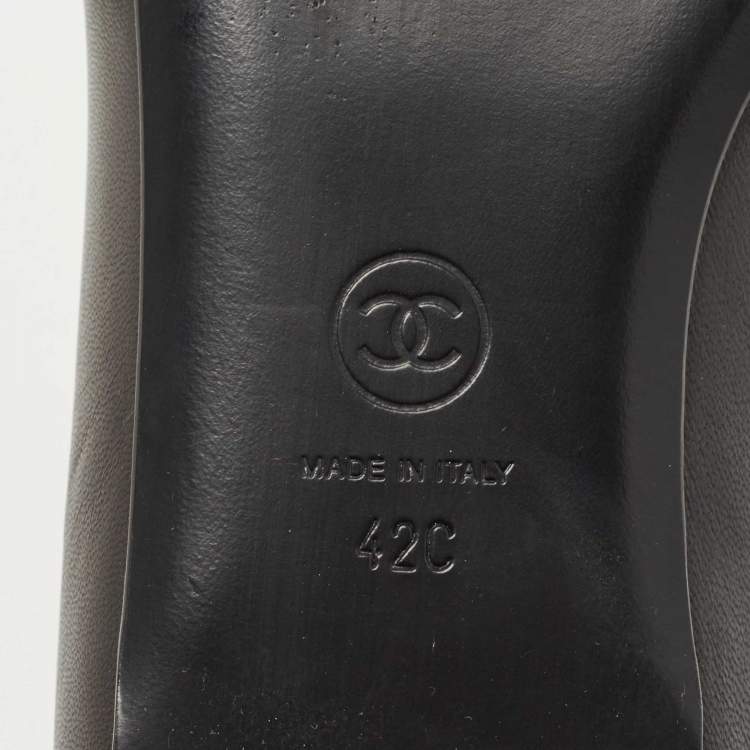 Pre Owned Chanel Black Leather Camellia Flower CC Slip On Smoking Slippers Size 42