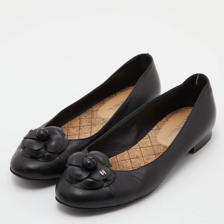 Chanel Black Leather CC Camelia Ballet Flats Size 38.5 Chanel