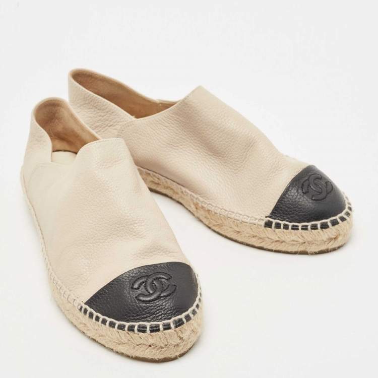 Pre Owned Chanel Beige/Black Leather CC Cap Toe Espadrilles Flats Size 39