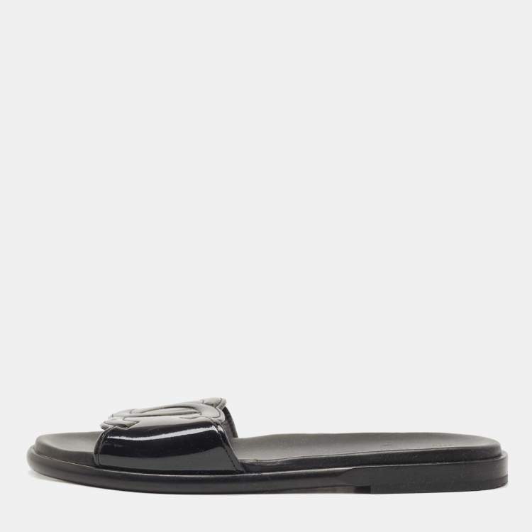 Pre Owned Chanel Black Patent Leather CC Flat Slides Size 39.5