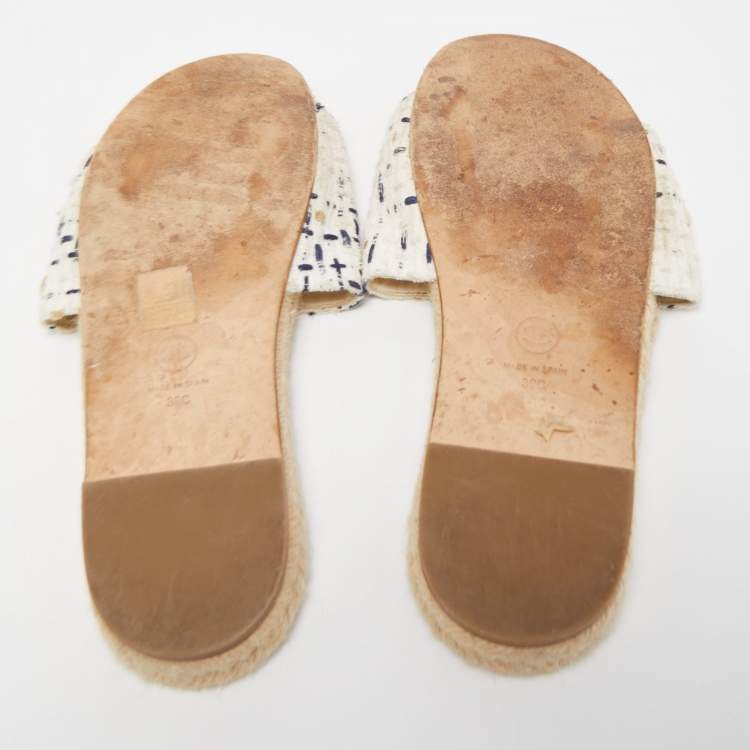 Pre Owned Chanel White/Navy Blue Tweed CC Espadrille Flat Slides Size 39