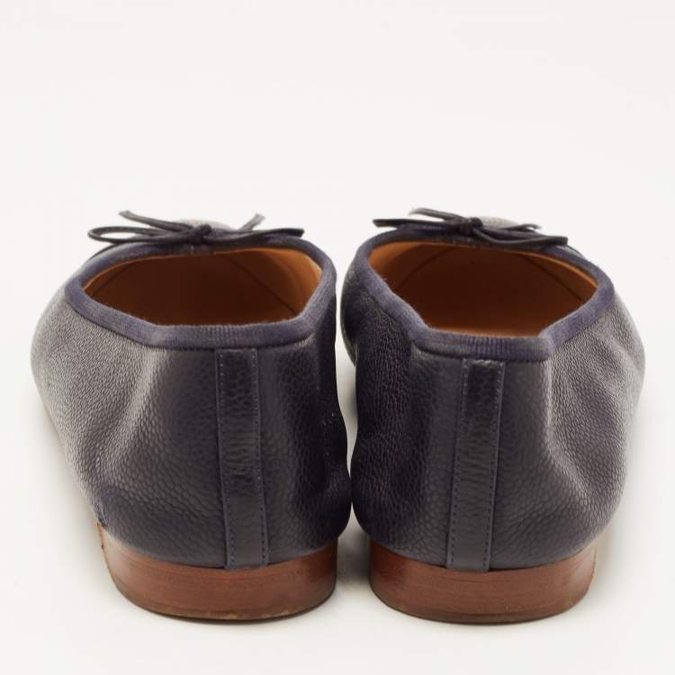مملوكة مسبقًا Chanel Dark Blue Caviar Leather CC Bow Ballet Flats Size 39.5