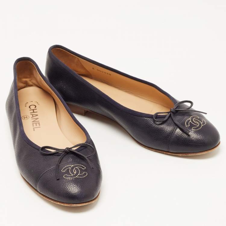 مملوكة مسبقًا Chanel Dark Blue Caviar Leather CC Bow Ballet Flats Size 39.5