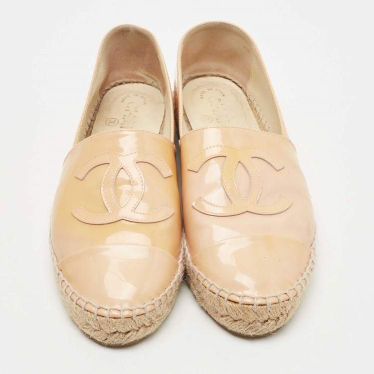 Pre Owned Chanel Beige Patent Leather CC Espadrille Flats Size 38