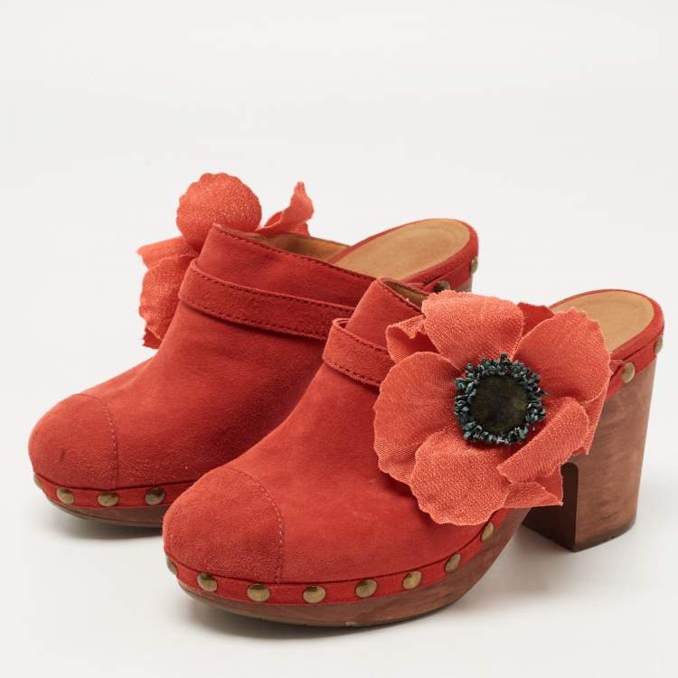 Chanel Red Suede Camelia Applique Wooden Clogs Size 37 Chanel