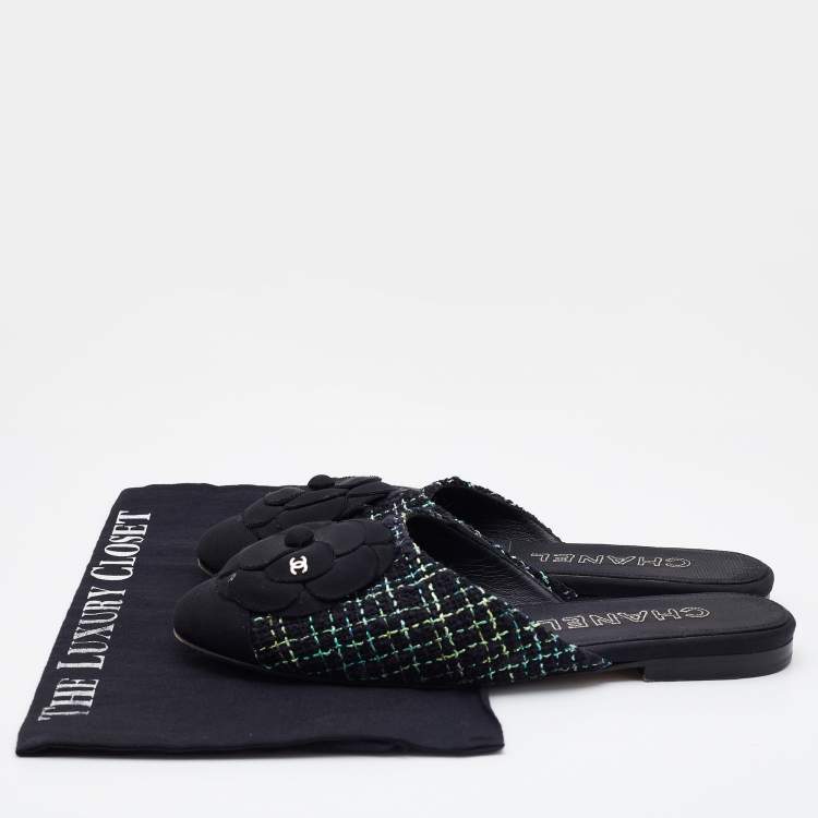 Pre Owned Chanel Black/Green Tweed and Fabric Camellia Flower Cap Toe Slide Mules Size 37.5