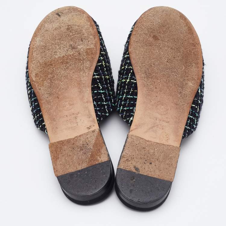 Pre Owned Chanel Black/Green Tweed and Fabric Camellia Flower Cap Toe Slide Mules Size 37.5