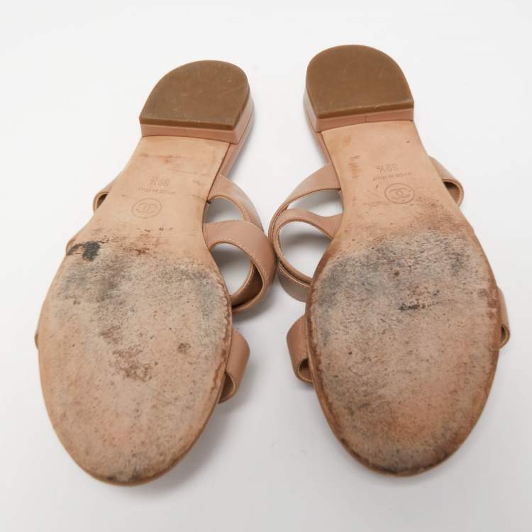 Pre Owned Chanel Beige Leather CC Turnlock Triple Strap Flat Slides Size 39.5