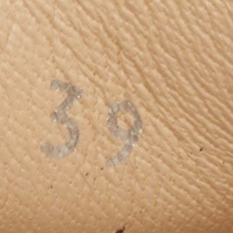 Pre Owned Chanel Silver/White Leather and Rubber CC Low Top Sneakers Size 39