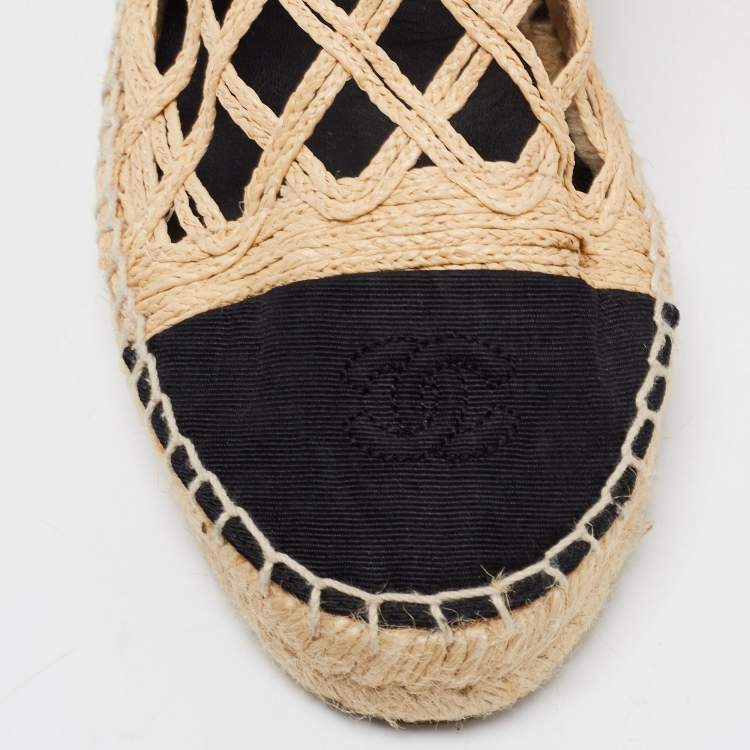 Pre Owned Chanel Beige/Black Canvas and Woven Raffia Espadrille Flats Size 40