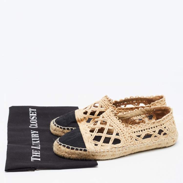 Pre Owned Chanel Beige/Black Canvas and Woven Raffia Espadrille Flats Size 40