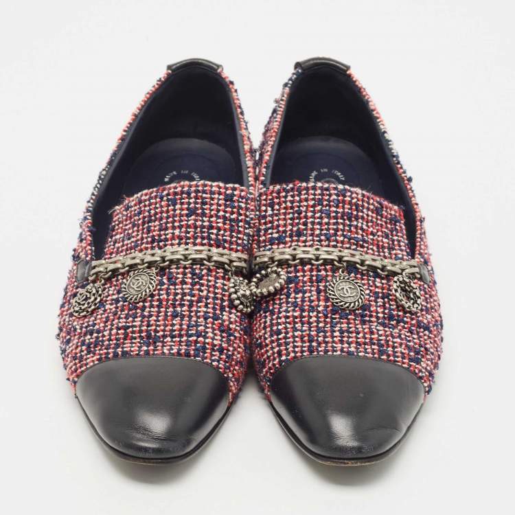 Pre Owned Chanel Tricolor Tweed and Leather Embellished CC Cap-Toe Smoking Slipper Size 40