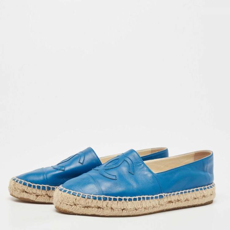 Pre Owned Chanel Blue Leather CC Espadrilles Flats Size 39