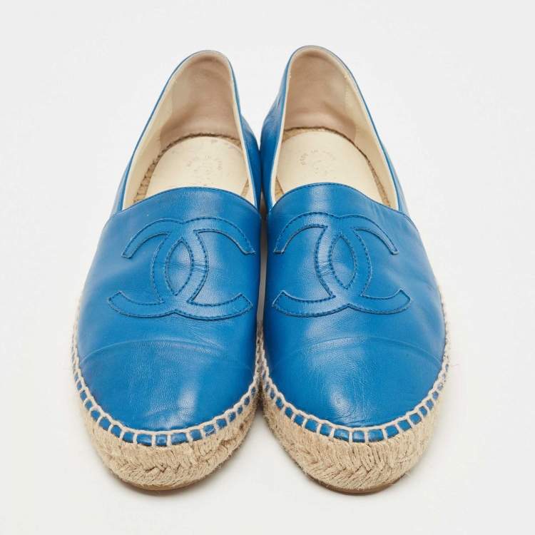 Pre Owned Chanel Blue Leather CC Espadrilles Flats Size 39