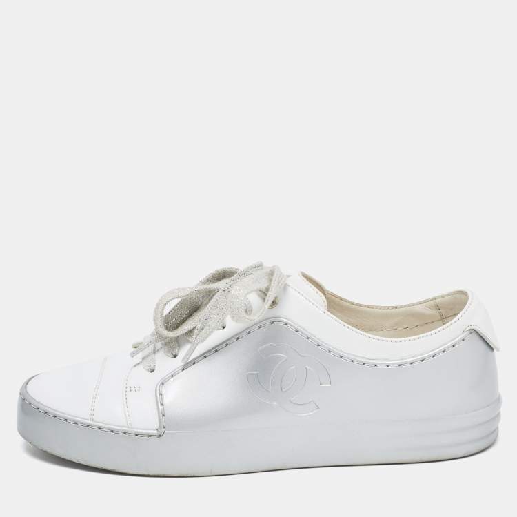 Chanel White/Grey Leather and Rubber CC Low Top Sneakers Size 37 Chanel